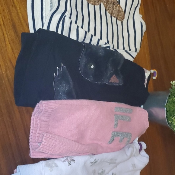 Sweaters - Picture 4 of 6